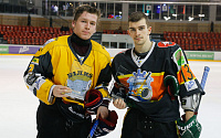 Владислав Грицких и Дмитрий Даниленко получили награды лучшим игрокам декабря